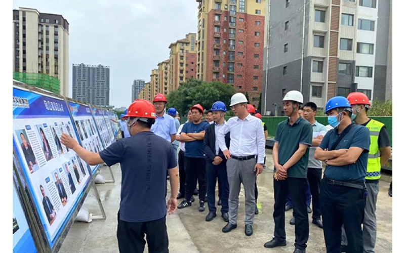 富力地產(chǎn)山東公司總經(jīng)理周濤飛一行蒞臨天華集團(tuán)匯富尚悅居指導(dǎo)交流