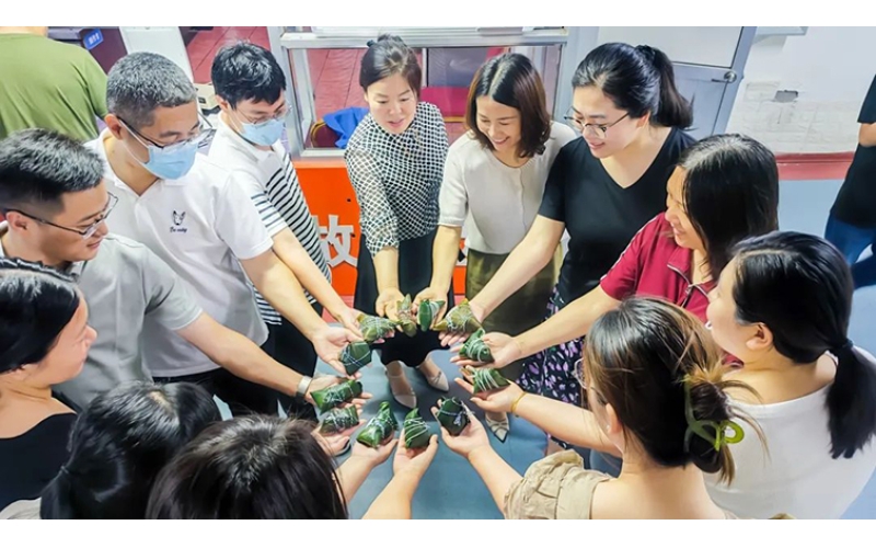 端午 - 天華實業(yè)集團舉辦“品民俗·迎端午”活動