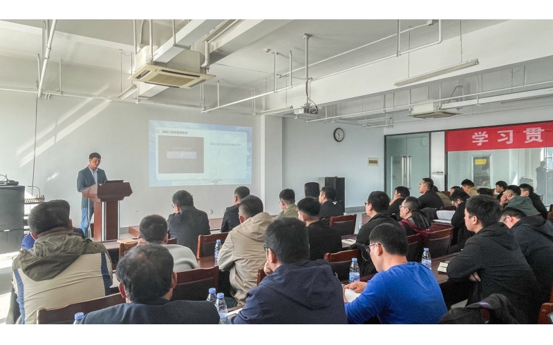 【內(nèi)訓(xùn)師課堂】天華實(shí)業(yè)集團(tuán)舉行《混凝土裂縫成因分析及控制措施》 《混凝土試塊強(qiáng)度評(píng)定》專題培訓(xùn)