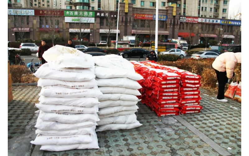 愛在天華 情暖春節(jié)丨天華實業(yè)集團(tuán)為全體員工發(fā)放春節(jié)福利